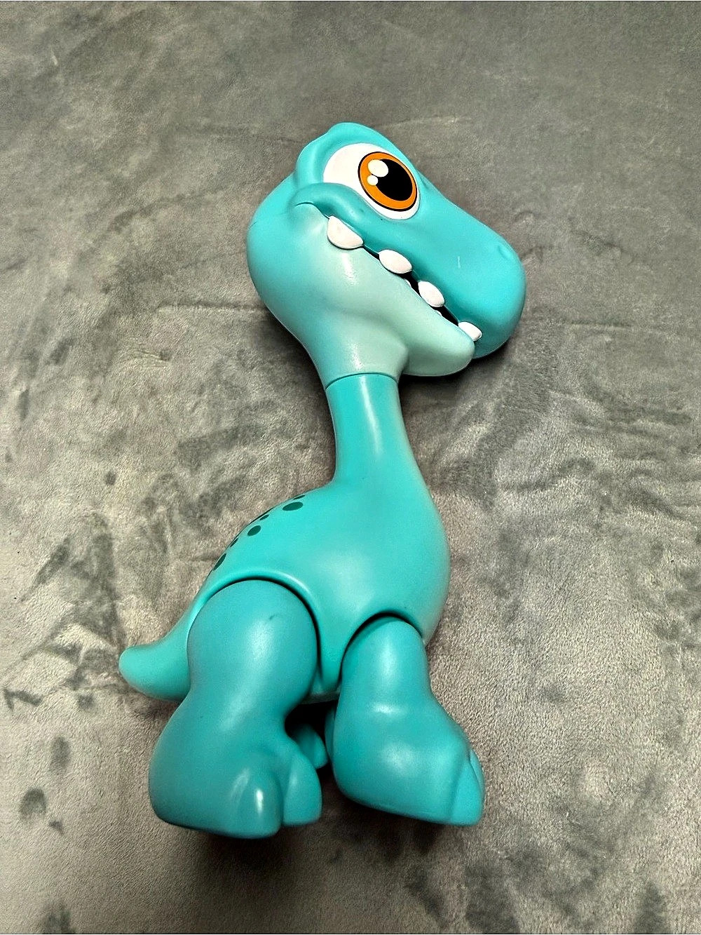 Zuru Smashers Epic Dino Egg Series 3 Brachiosaurus (Crazy Bone) Blue